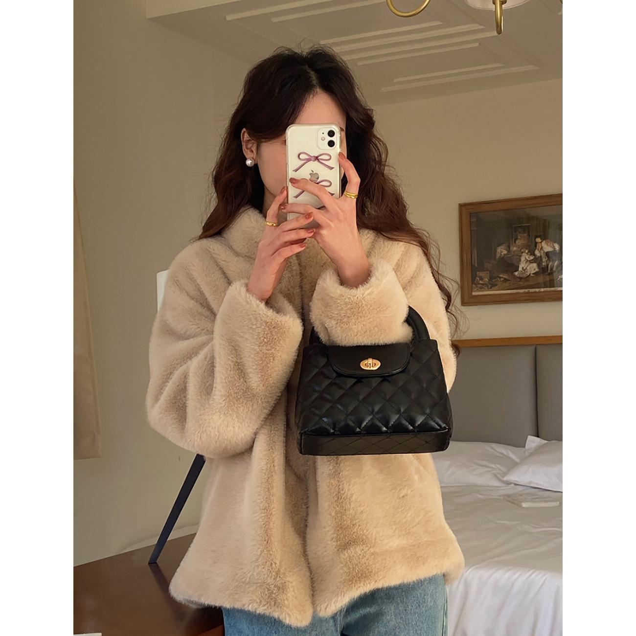 Swagger Sling Bag