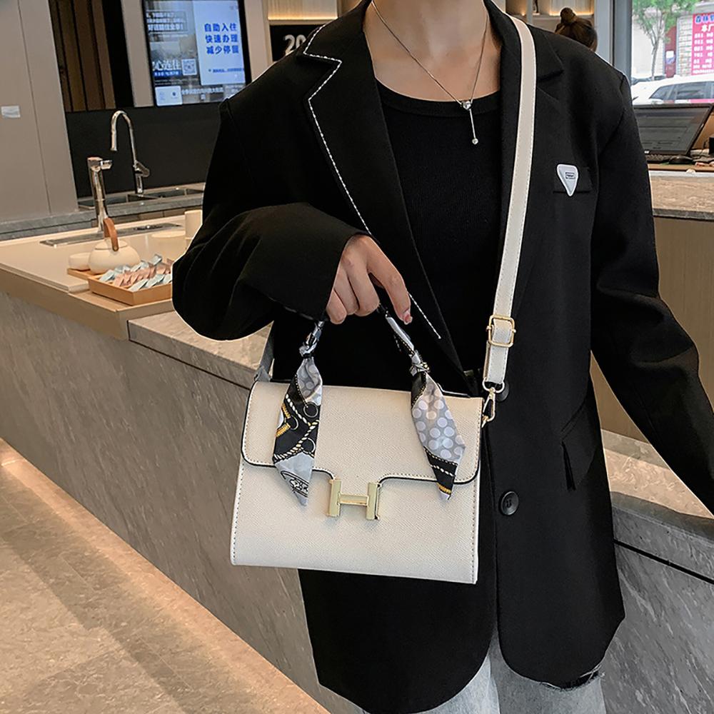 PU Swagger Handheld Bag