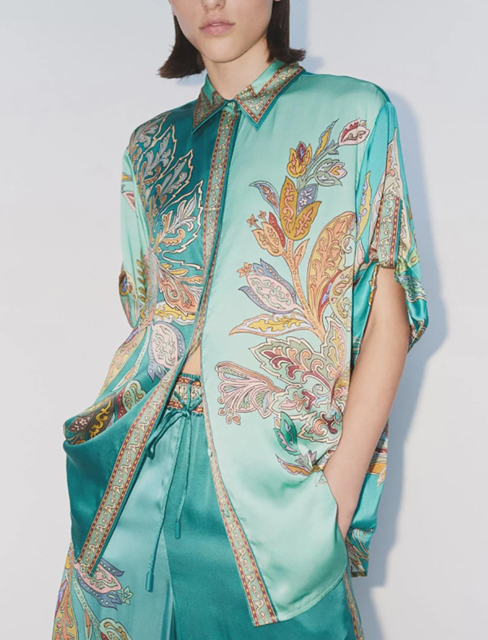 Women Spread Collar Floral Printed Casual Shirt