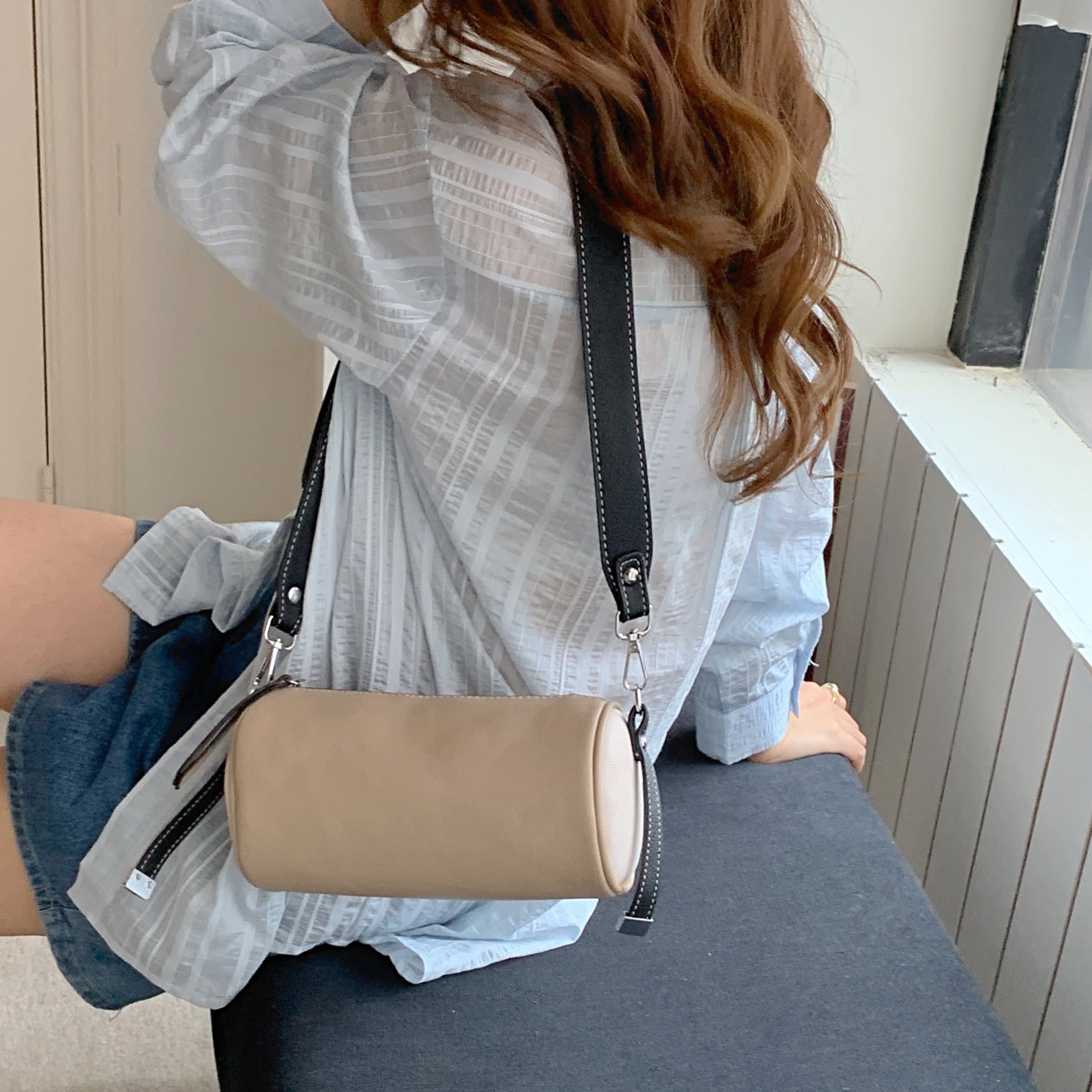 Women Solid Shopper Shoulder Bag