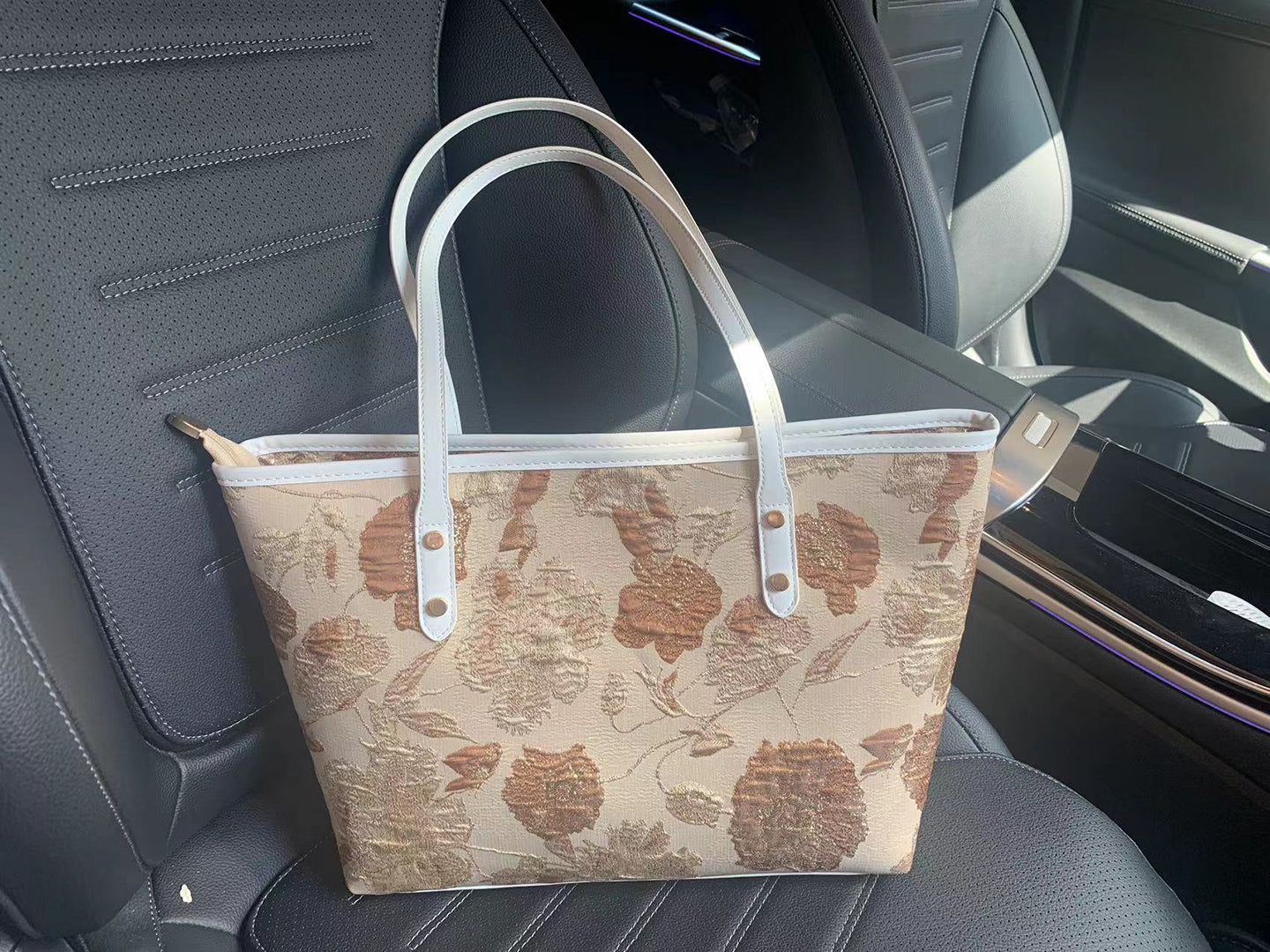 Women Floral Printed Shopper Shoulder Bag