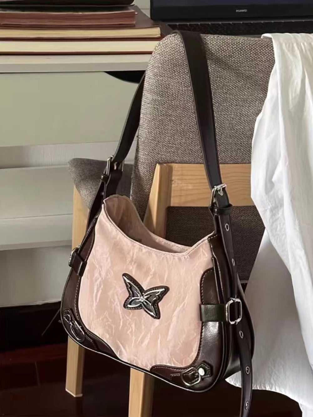 Women Colourblocked Swagger Sling Bag