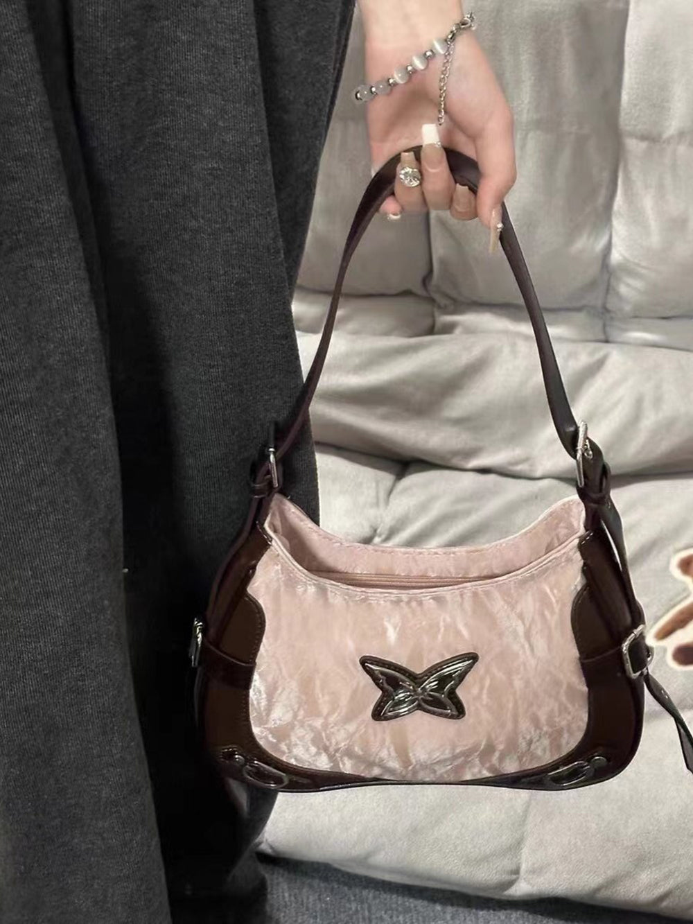 Women Colourblocked Swagger Sling Bag