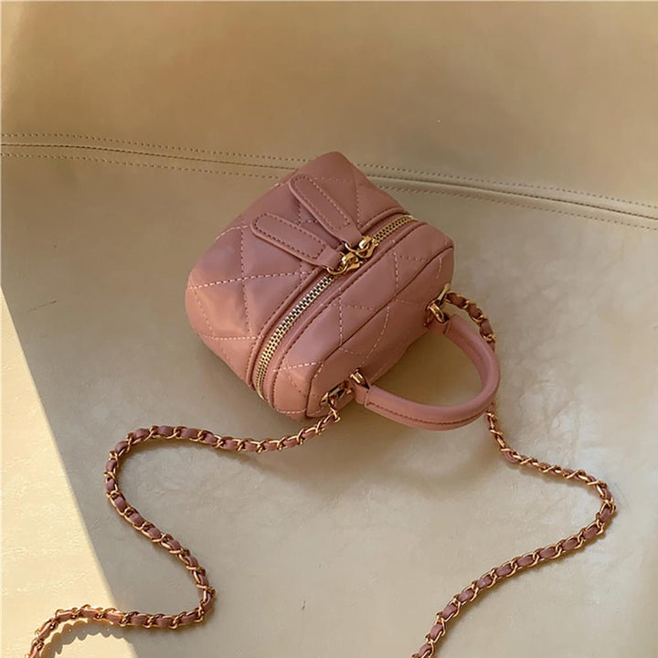 Women Textured Swagger Satchel Bag