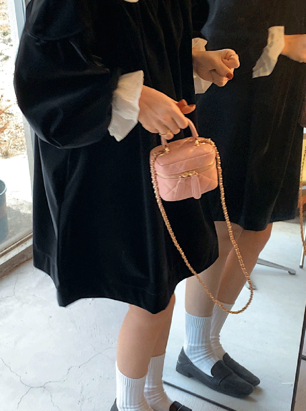 Women Textured Swagger Satchel Bag