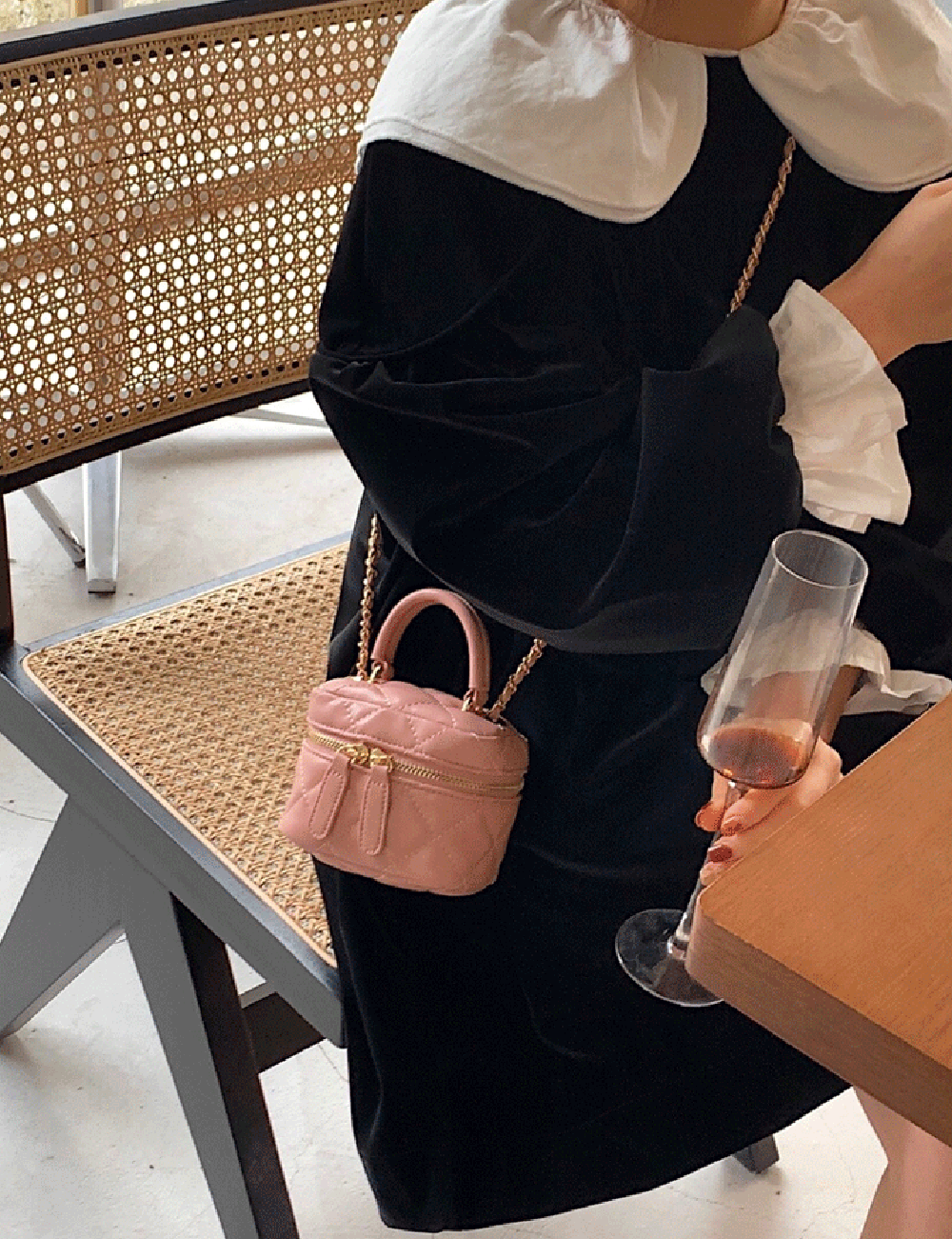 Women Textured Swagger Satchel Bag