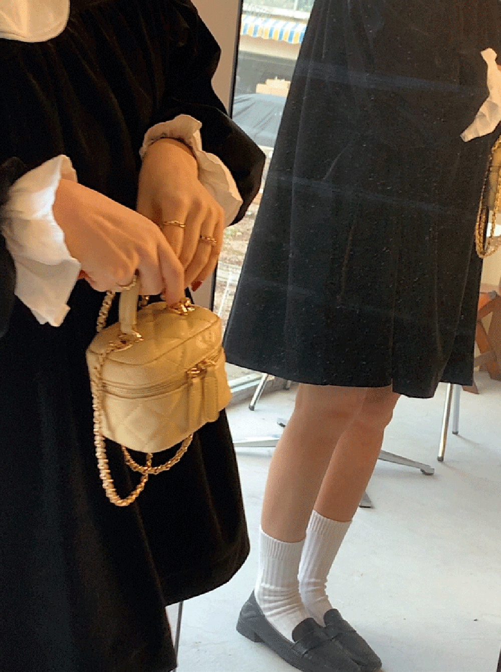 Women Textured Structured Satchel Bag
