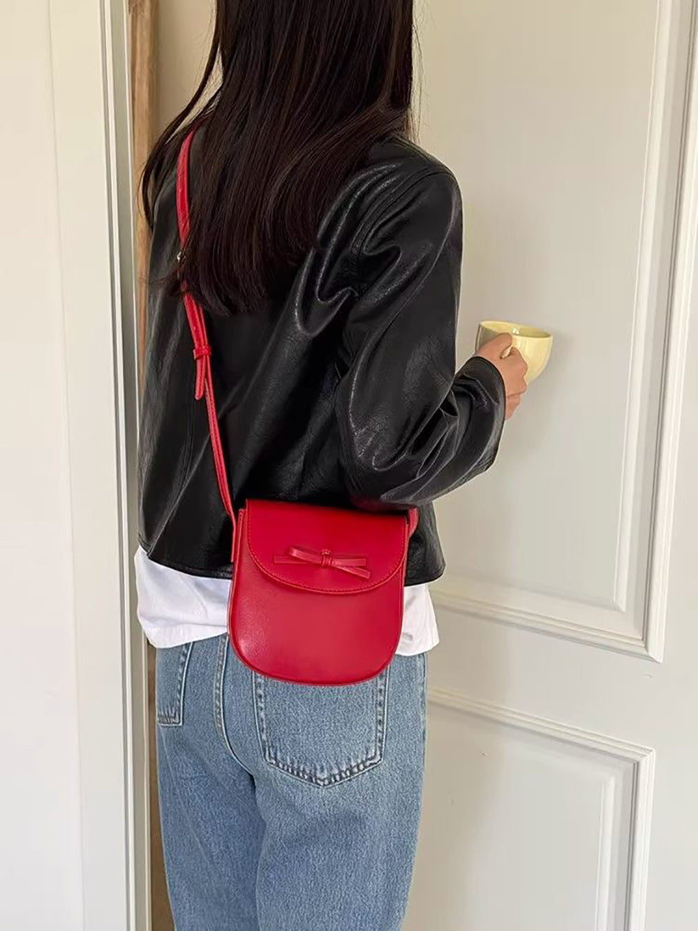 Women Solid Swagger Sling Bag