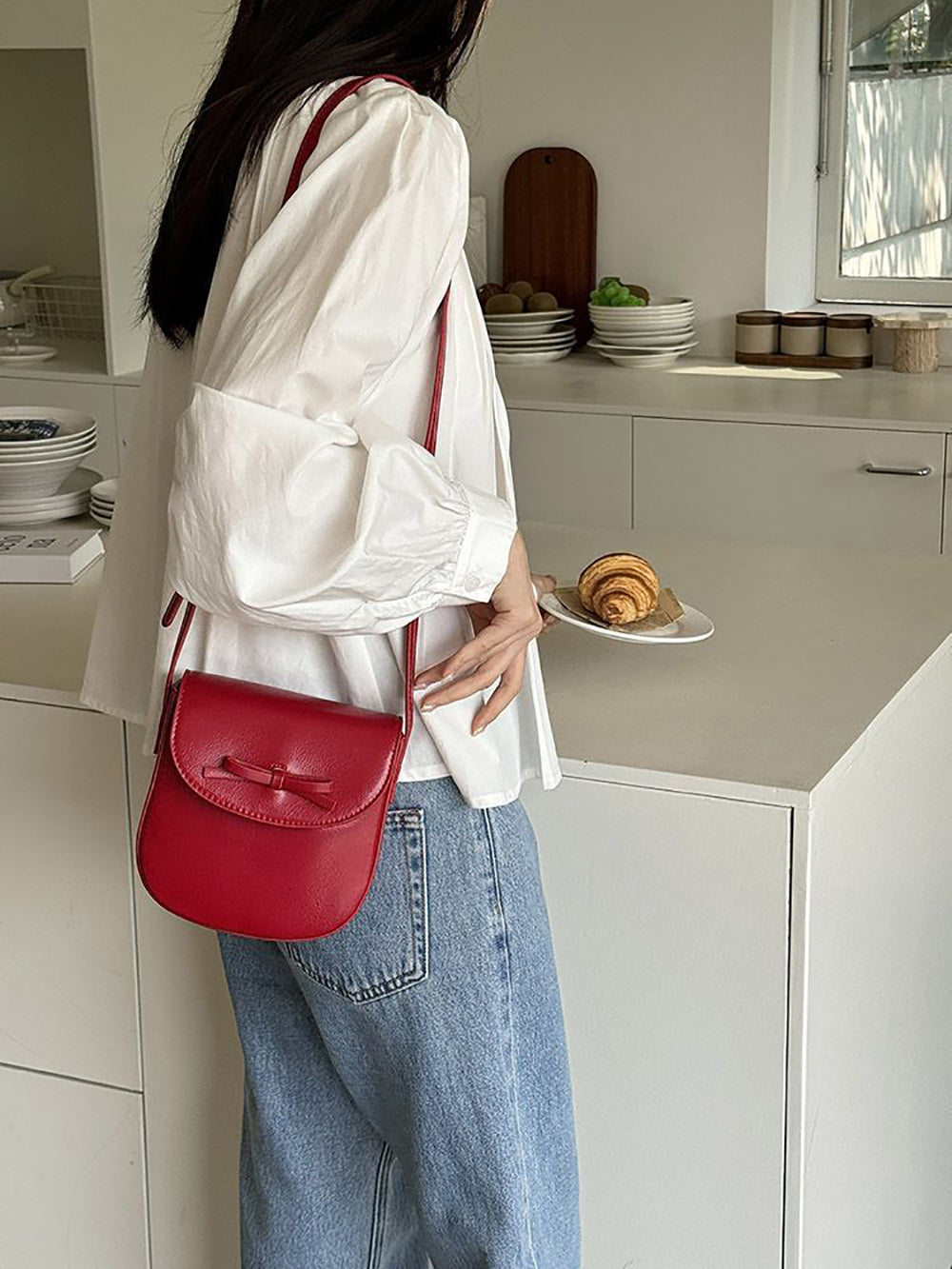 Women Solid Swagger Sling Bag