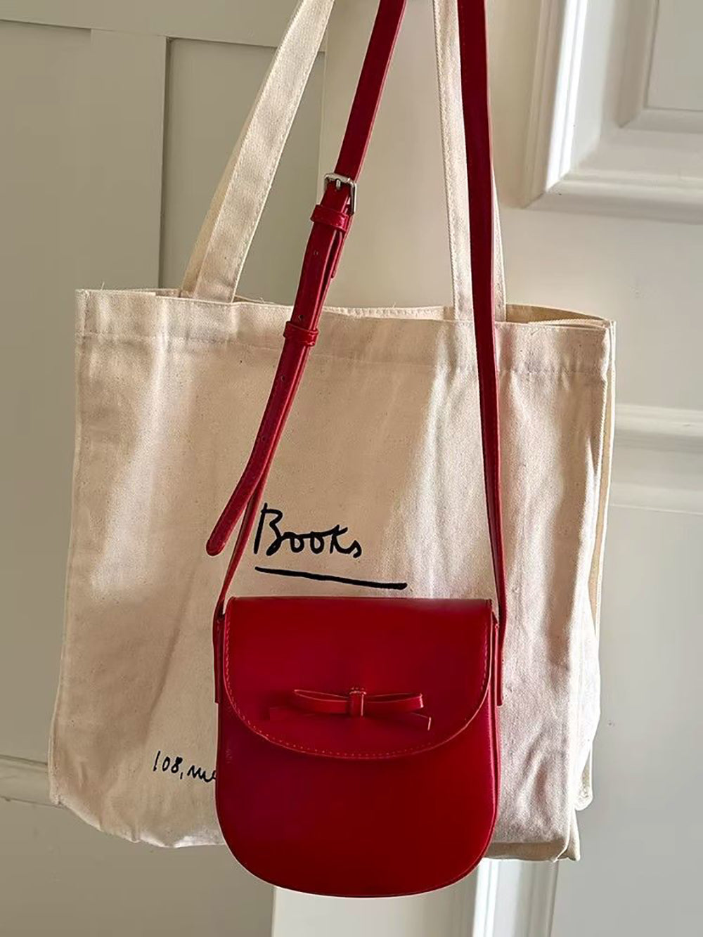 Women Solid Swagger Sling Bag