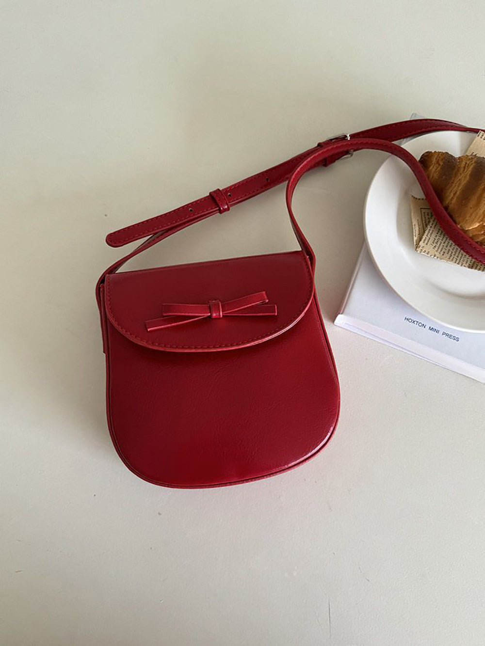 Women Solid Swagger Sling Bag