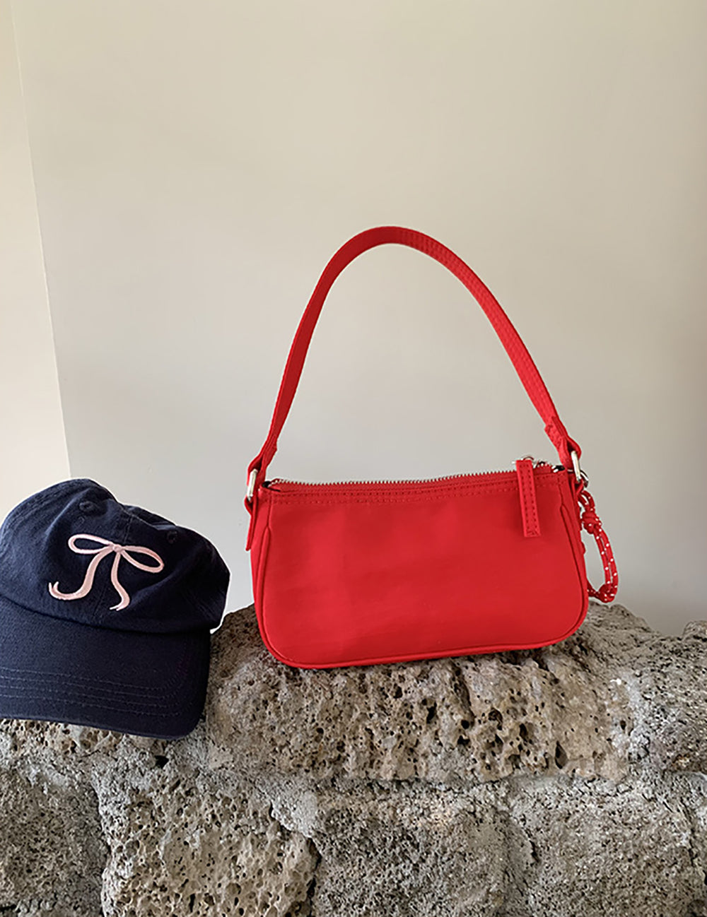 Women Solid Swagger Shoulder Bag