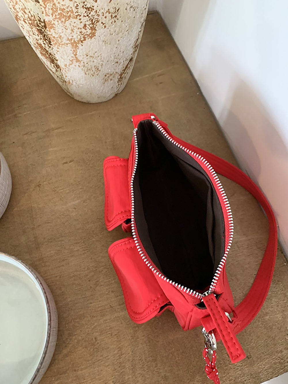 Women Solid Swagger Shoulder Bag
