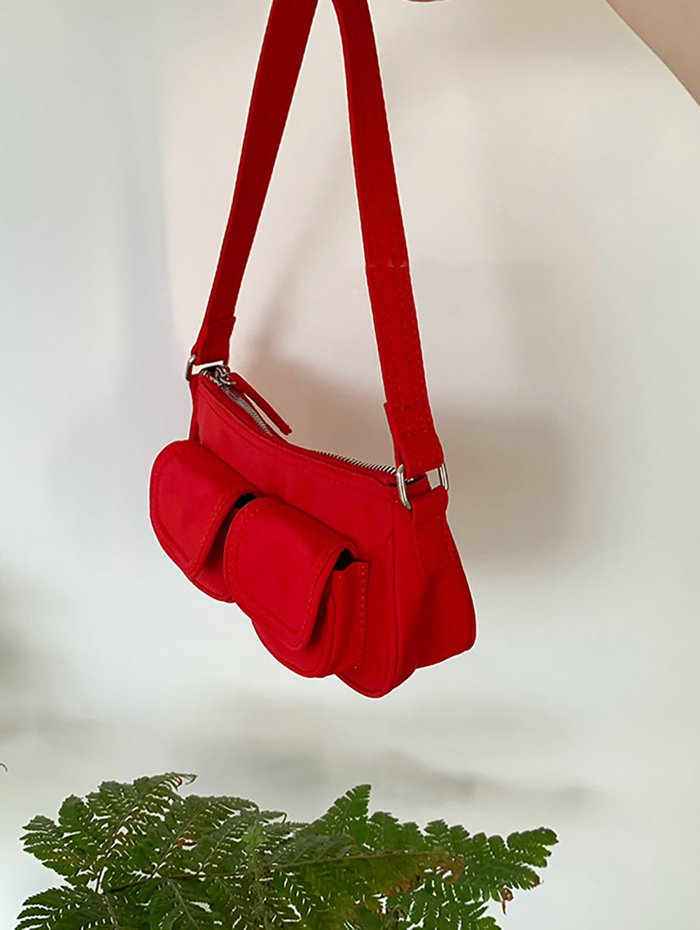 Women Solid Swagger Shoulder Bag
