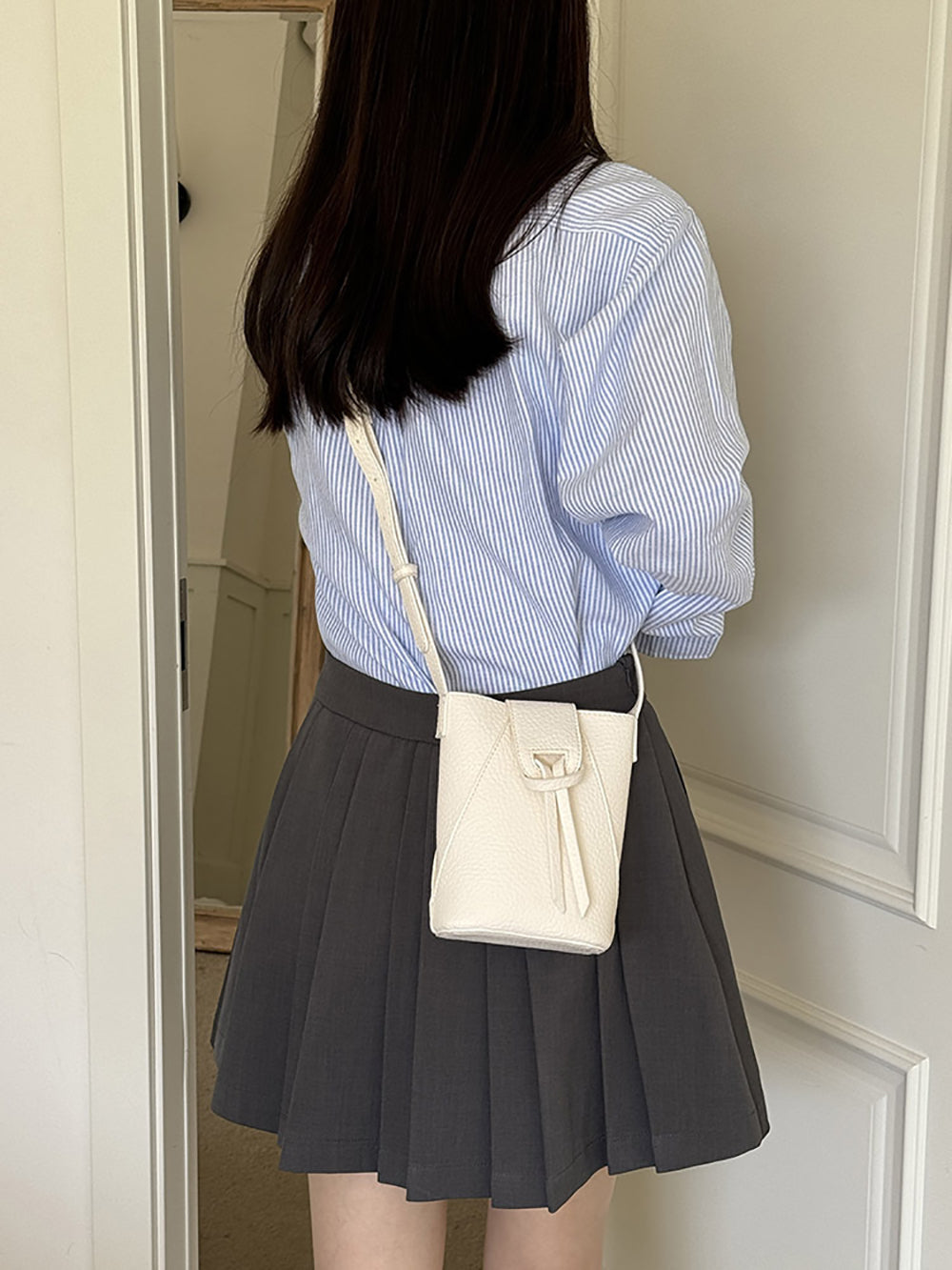 Women Textured Structured Shoulder Bag