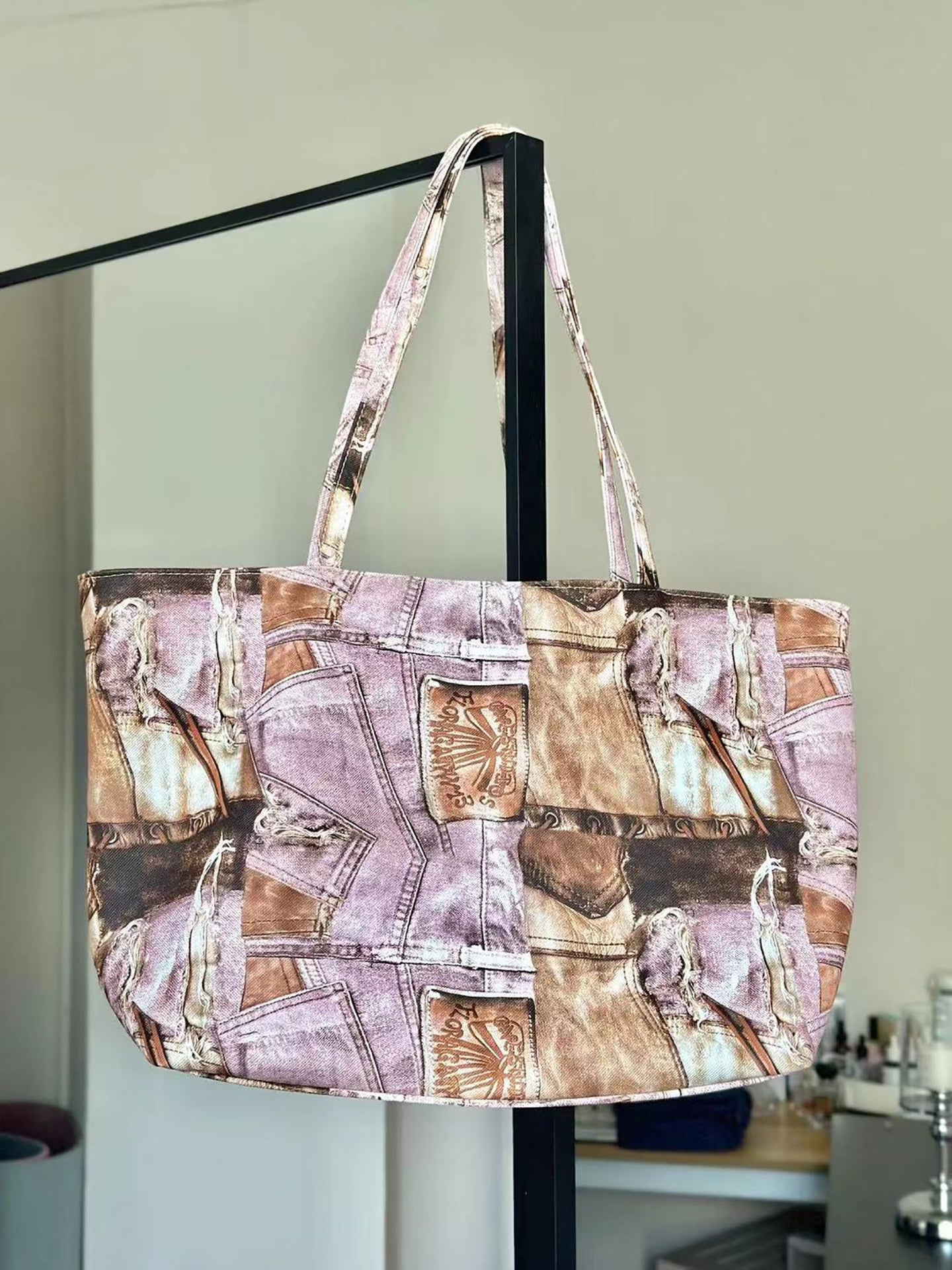 Women Abstract Printed Shopper Tote Bag
