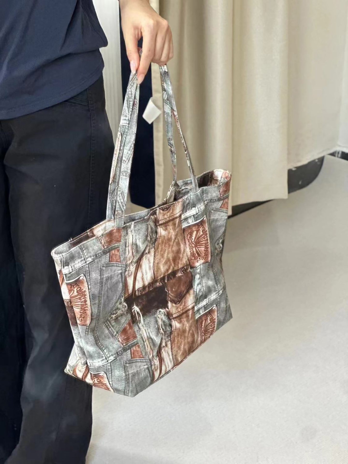 Women Abstract Printed Shopper Shoulder Bag