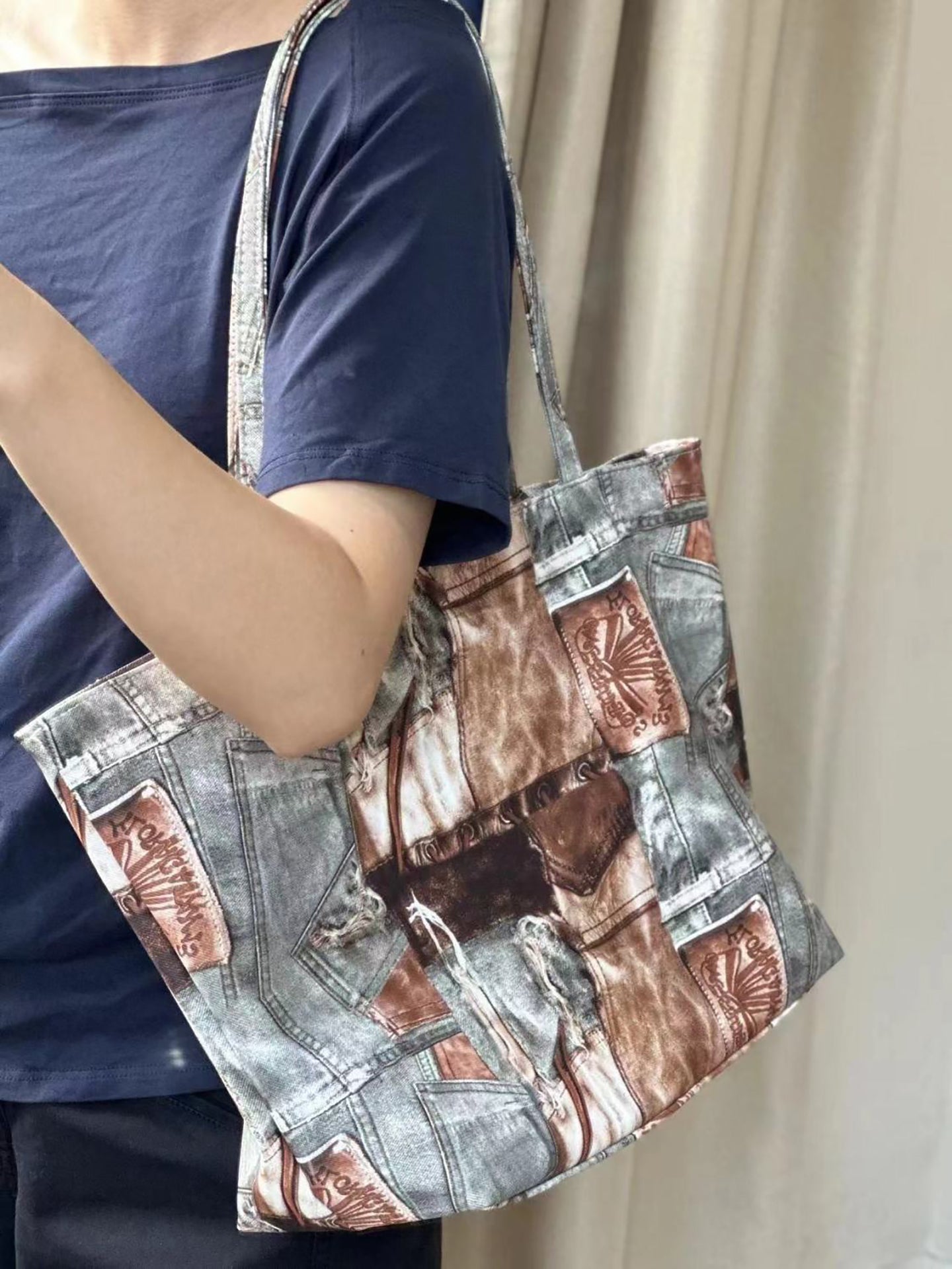 Women Abstract Printed Shopper Shoulder Bag