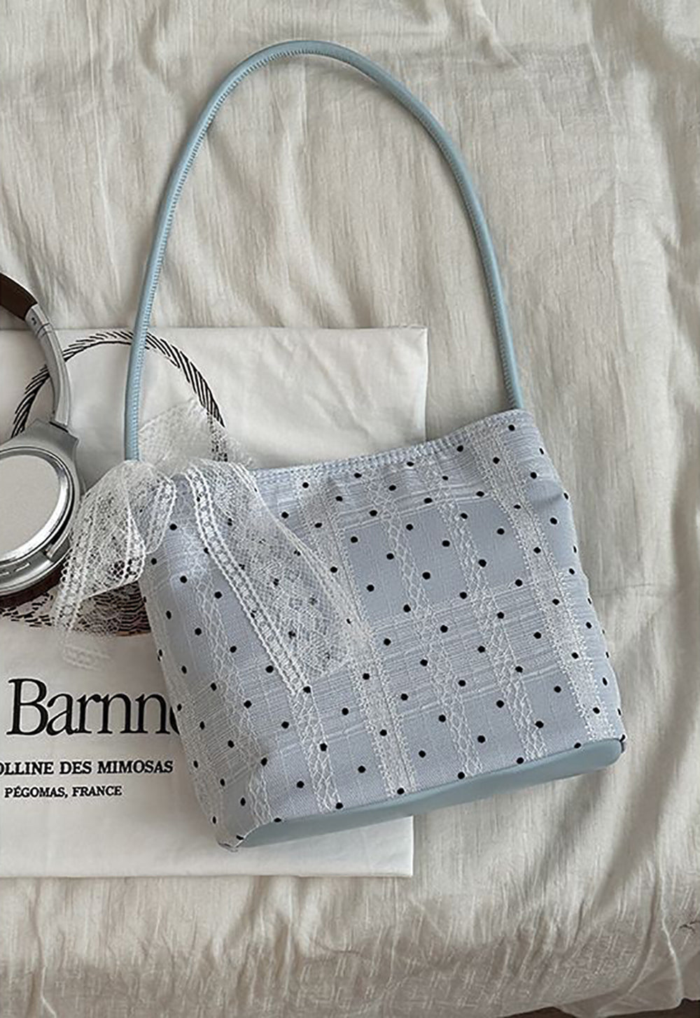 Women Geometric Printed Shopper Shoulder Bag With Scarf