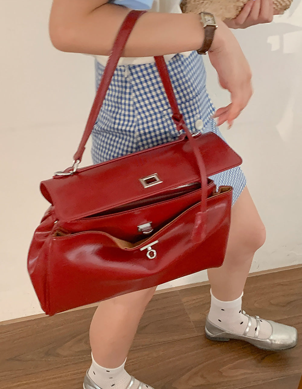 Women Solid Structured Satchel Bag