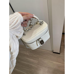 Women Textured Swagger Handheld Bag