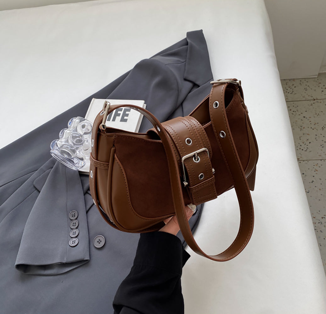 Women Solid Swagger Sling Bag