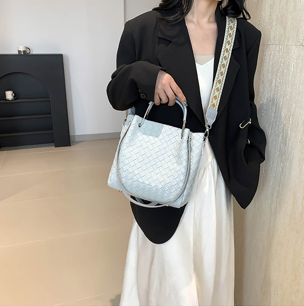 Women Textured Swagger Satchel Bag