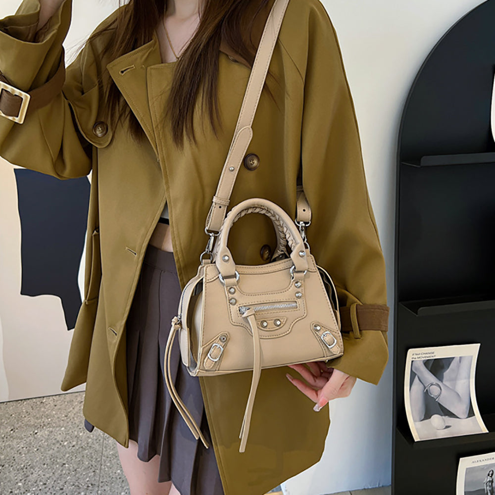 Women Solid Swagger Satchel Bag