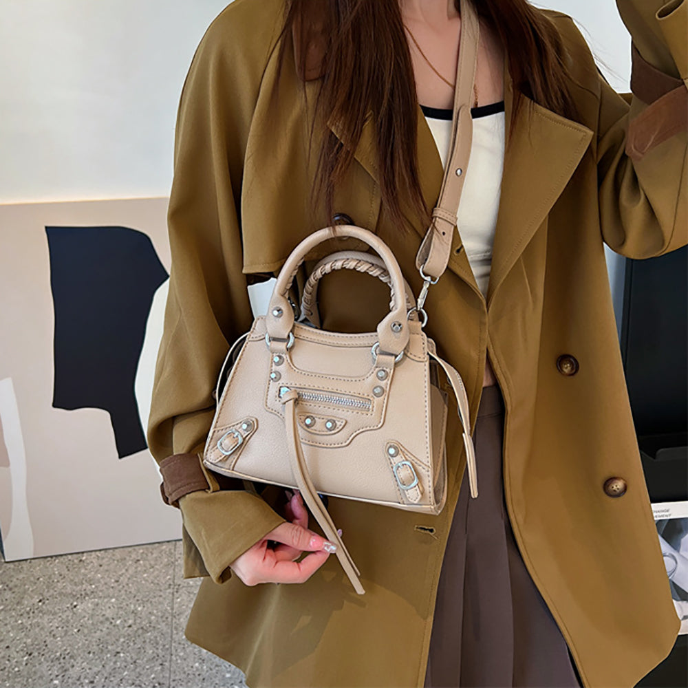Women Solid Swagger Satchel Bag