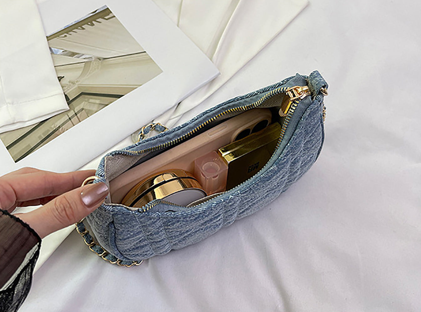 Women Textured Swagger Sling Bag