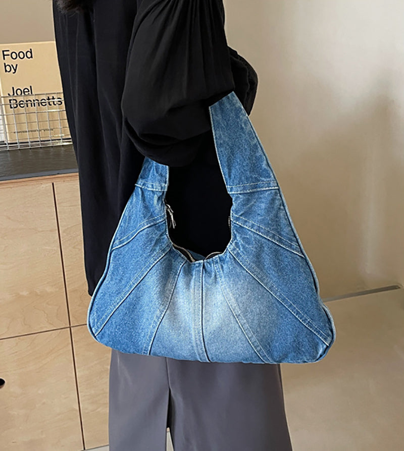 Women Solid Swagger Hobo Bag