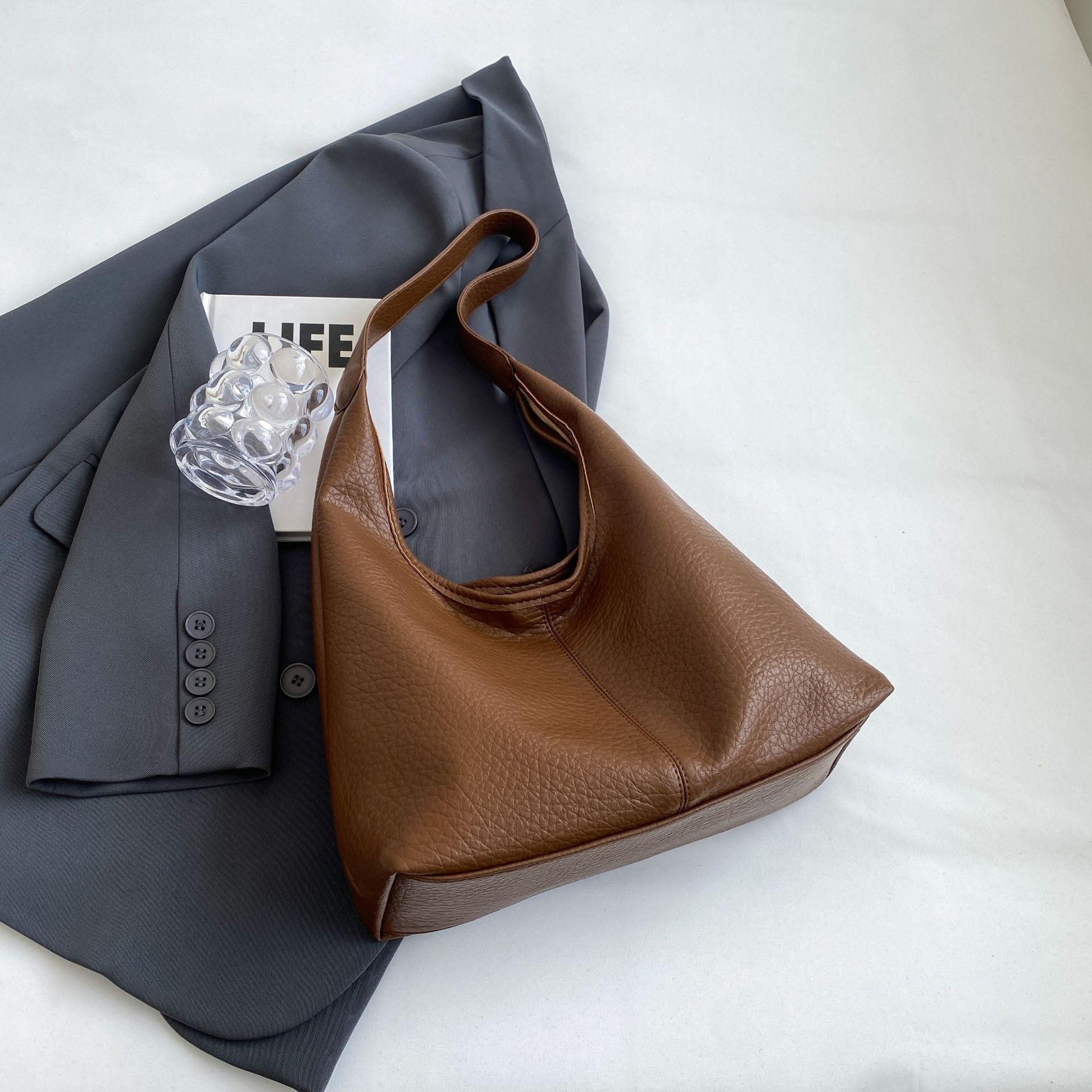 Women Solid Shopper Shoulder Bag