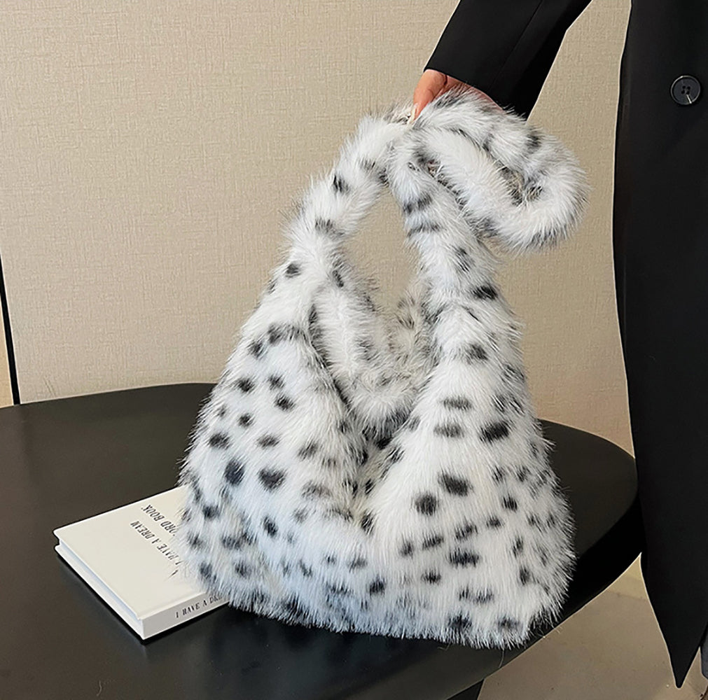 Off White Solid One Handle Hobo Bag
