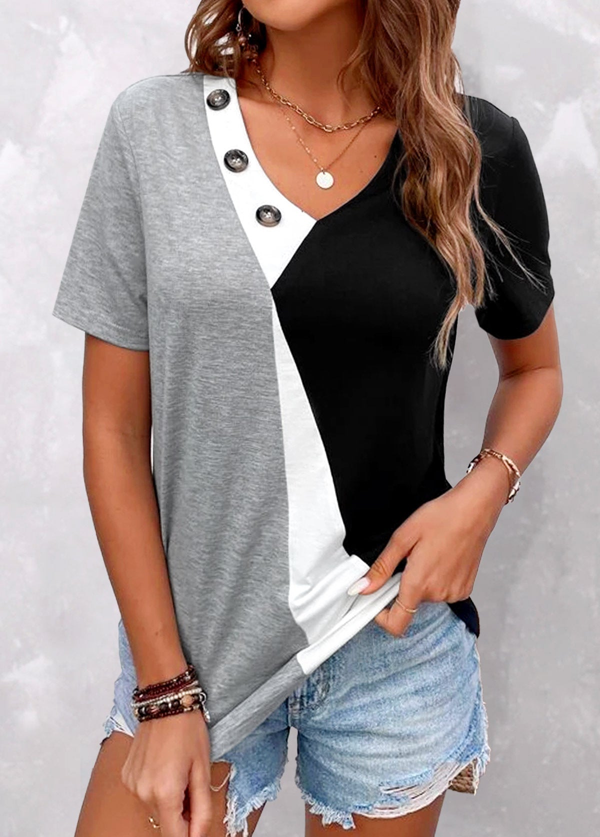 Women Geometric Colourblocked V-Neck Top