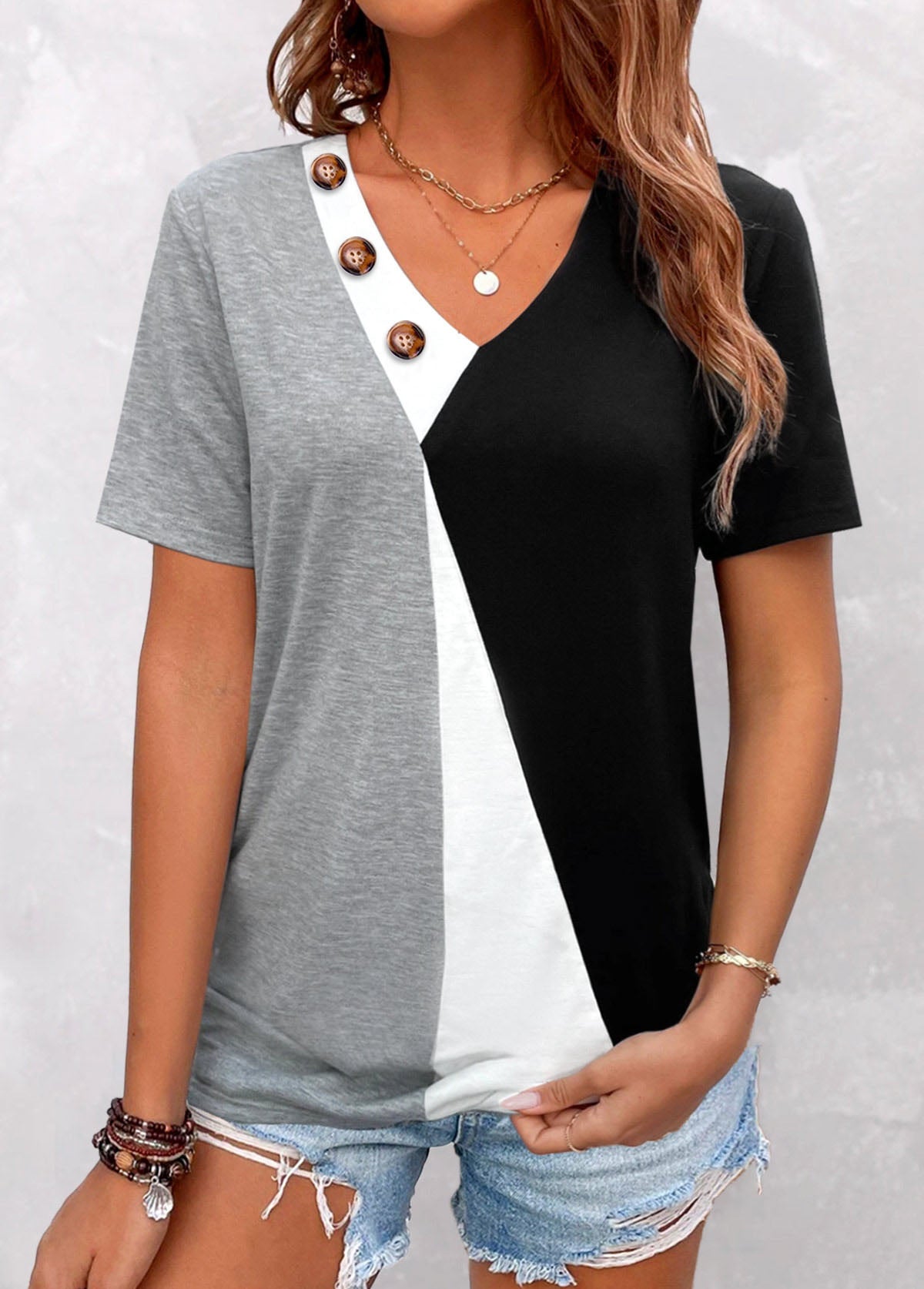 Women Geometric Colourblocked V-Neck Top