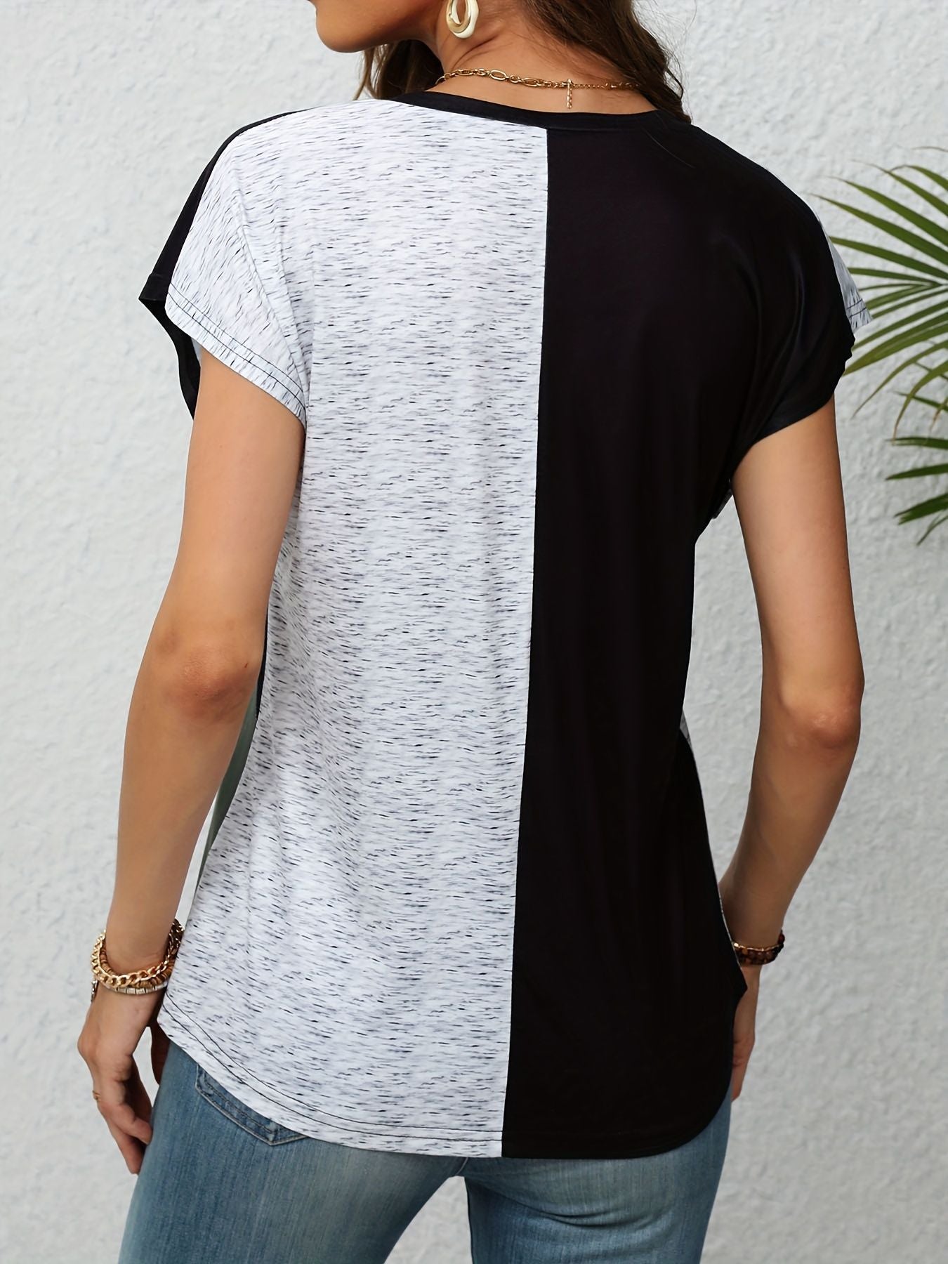 StyleCast Women Colourblocked V-Neck Top