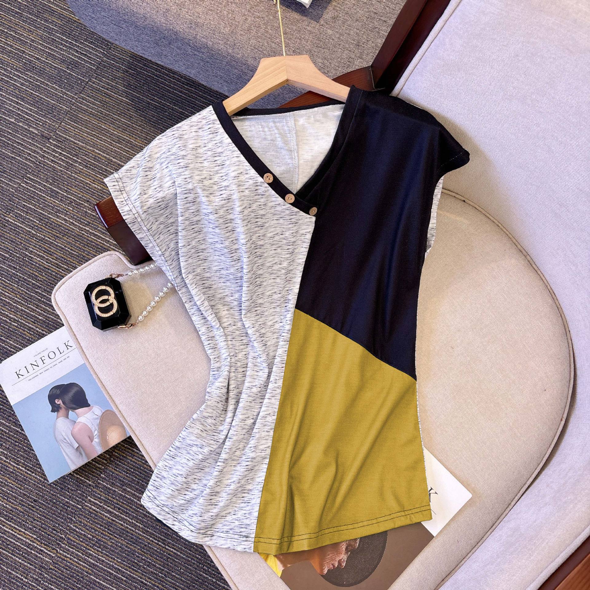 StyleCast Women Colourblocked V-Neck Top
