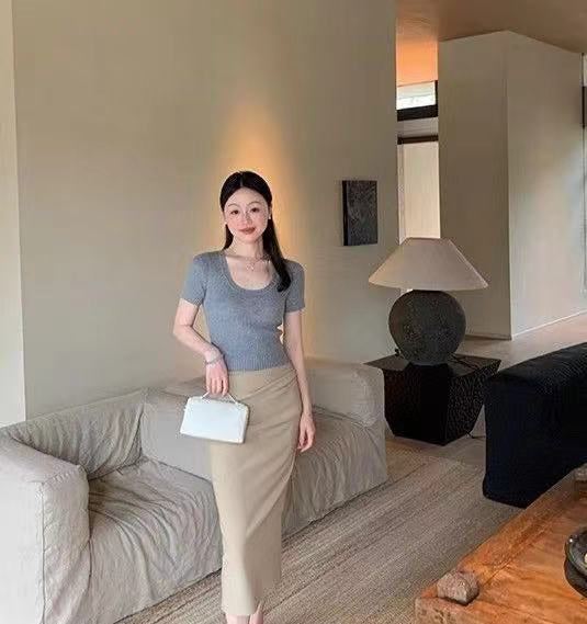Women Solid Regular Top