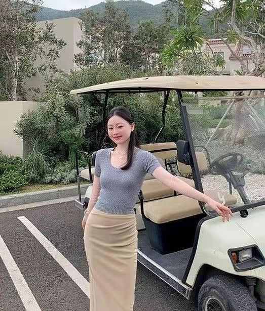 Women Solid Regular Top