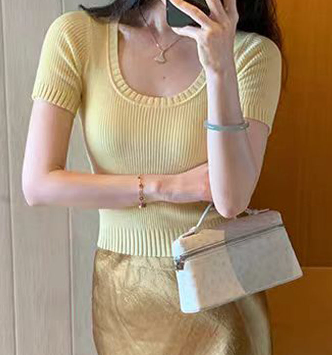Women Ribbed Scoop Neck Crop Top