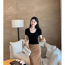 Elegant Casual Scoop Neck Fitted Top