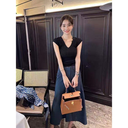 Women Ribbed V-Neck Short Sleeve Crepe Top