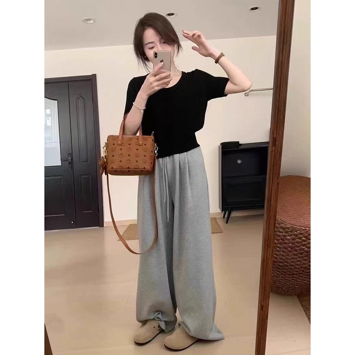 Women Black Round Neck Ribbed Top