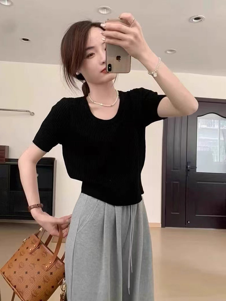 Women Black Round Neck Ribbed Top