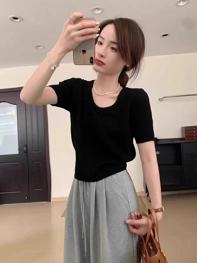 Women Black Round Neck Ribbed Top