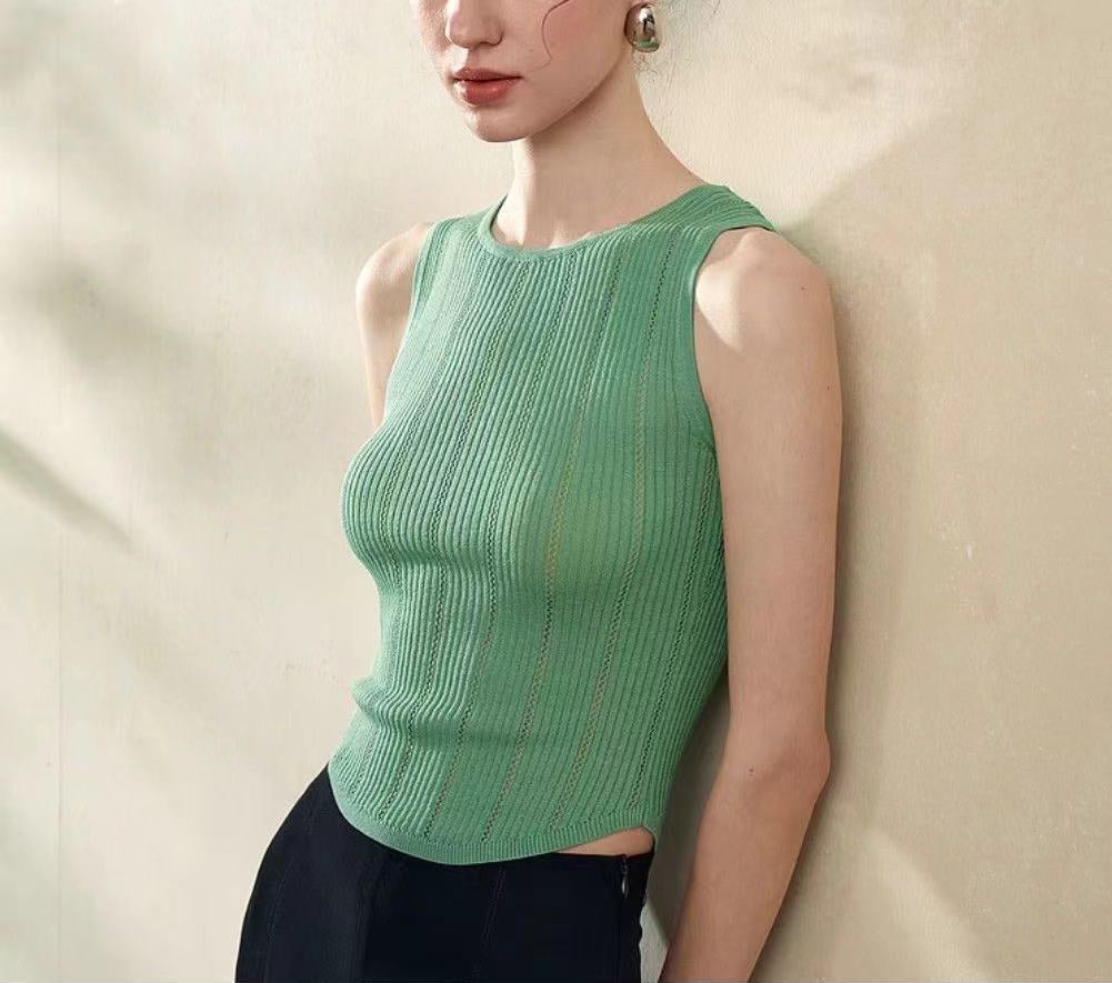 Women Solid Round Neck Top