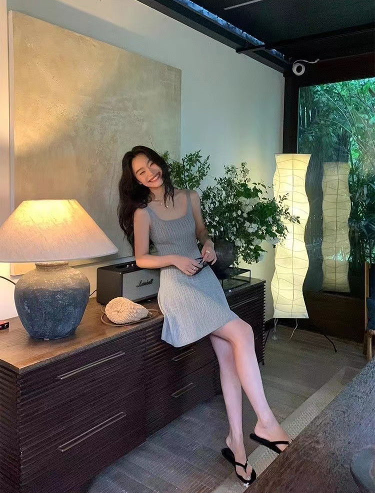 Women Solid Sheath Dress
