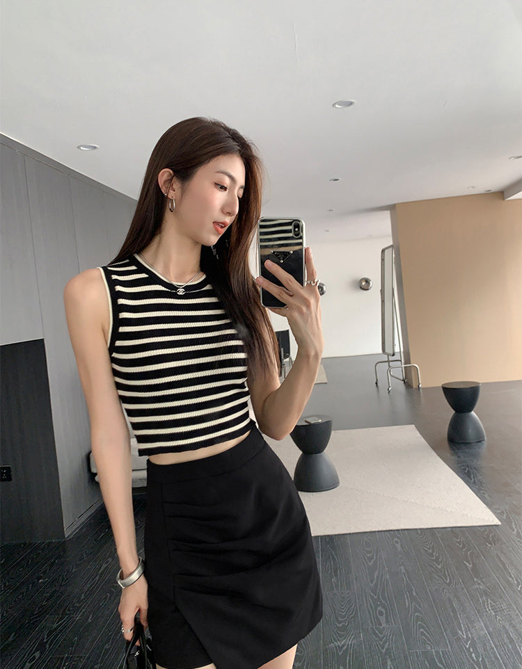 Women Solid Round Neck Top
