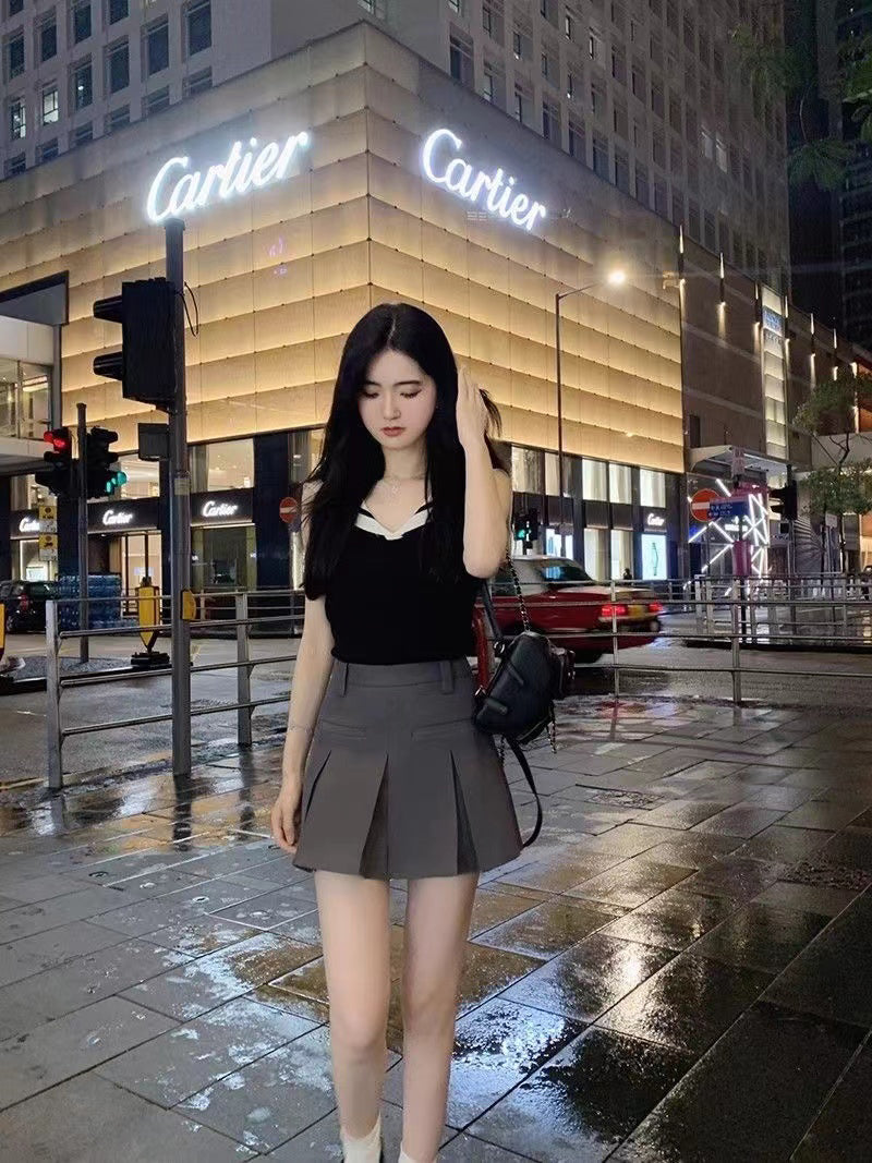 Women Black Sweetheart Neck Top