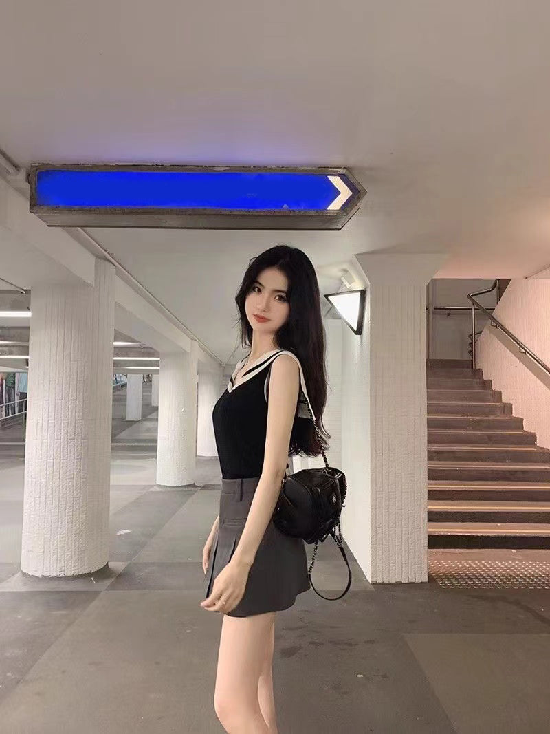 Women Black Sweetheart Neck Top